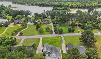 1007 River Pointe Dr, Albany, GA 31701