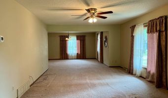 322 S 2nd St, Ashton, SD 57424