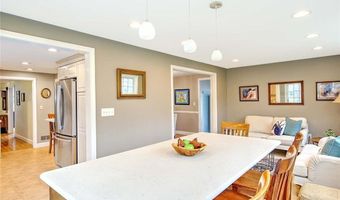 25 Belton Dr, Barrington, RI 02806