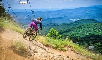 731 River Run Rd, Banner Elk, NC 28604