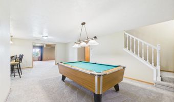 513 N Crestview Cir, Brandon, SD 57005