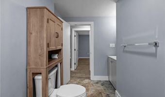 132 Maple Ave, Middletown, RI 02842