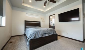 2714 E Sunburst Dr, Brandon, SD 57005
