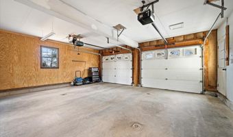 43 Darling Parke Dr, Bangor, ME 04401