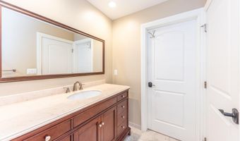 641 Louise Dr, Ann Arbor, MI 48103