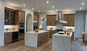 855 Club Dr W, Aurora, OH 44202