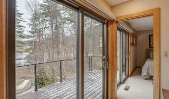 6 Williamsburg Ln, Bedford, NH 03110