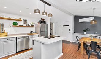 424 Clubhouse Dr, Banner Elk, NC 28604