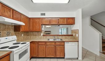 1915 MAIN St, Atlantic Beach, FL 32233