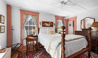 23 Willow St, Newport, RI 02840