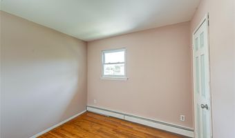 8 Williams Ave, Amityville, NY 11701