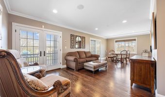 83 Central Ave, Amityville, NY 11701