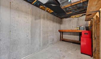 601 Pleasant View Dr, Aurora, IN 47001