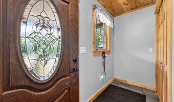 625 Mcgrath Pond Rd, Belgrade, ME 04917