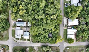 195 8Th St, Apalachicola, FL 32320