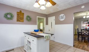 688 Saunders Hollow Rd, Barboursville, WV 25504