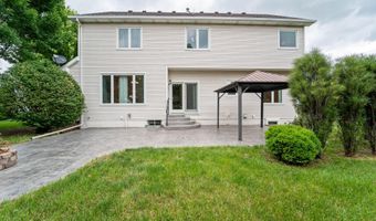2904 Bayberry Rd, Ames, IA 50014