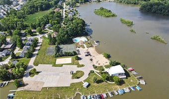 3854 Surfside Cir, Aurora, OH 44202