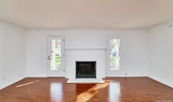 974 Claytonbrook Dr 1A, Ballwin, MO 63011
