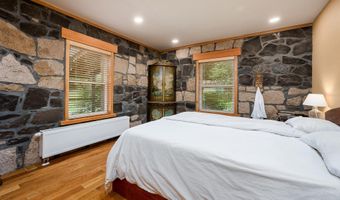 61900 Anker Ln, Bend, OR 97702