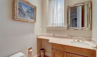 4744 34TH St N, Arlington, VA 22207