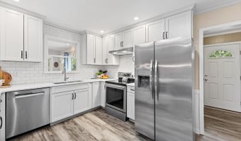 608 PEBBLE Ct, Bethany Beach, DE 19930