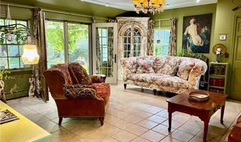 1220 Hope St, Bristol, RI 02809