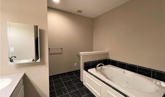 2322 Fox Meadow Dr, Allentown, PA 18104