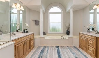 1101 Courtwood Cir, Ballwin, MO 63011