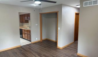 204 7TH St W, Andalusia, IL 61232