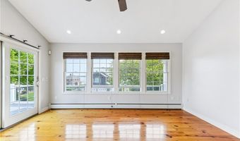 18 Anawan Ave, Narragansett, RI 02882