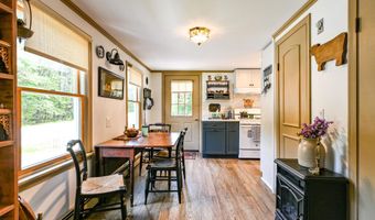 852 Pequawket Trl, Baldwin, ME 04091