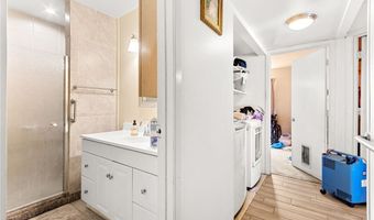 5225 Saratoga Dr, Las Vegas, NV 89120