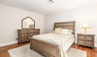 2 Raven Crest Dr, Bethel, CT 06801