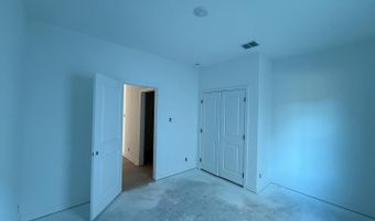 186 Peeps Ct, Adkins, TX 78101