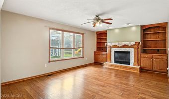 708 13th St SW, Altoona, IA 50009