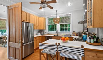 241 Washington St, Bay St. Louis, MS 39520