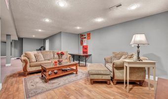 880 Shadow Creek Trl, Amherst, OH 44001