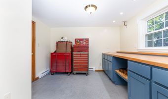 81 Minnesota Ln, Bristol, CT 06010