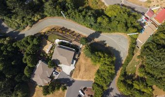 7774 Zoe Dr, Brookings, OR 97415