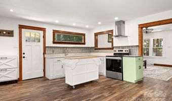 15 Deaver Dr, Asheville, NC 28806