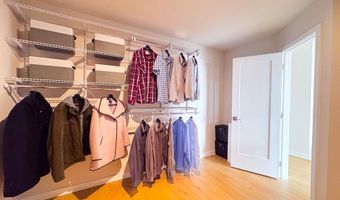 22391 CLAUDE MOORE Dr, Ashburn, VA 20148