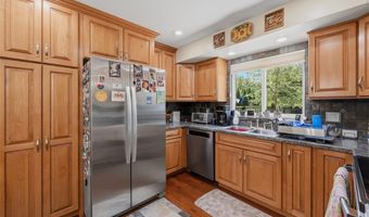 409 Mayfair Dr, Ballwin, MO 63011