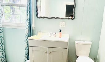 870 Parkway Blvd, Alliance, OH 44601
