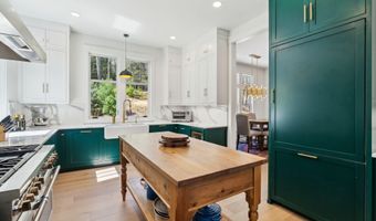 239 Hunter Way, Falmouth, ME 04105