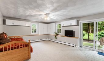 6 Lisa Ln, Bristol, RI 02809