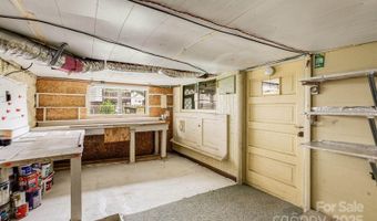 141 Macedonia Rd, Asheville, NC 28804