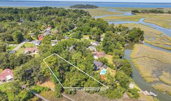 6114 Vaux Rd, Beaufort, SC 29906