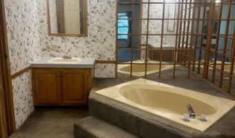 5560 Mcclain Rd, Lima, OH 45806