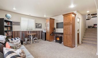 5742 Antelope Dr, Bar Nunn, WY 82601